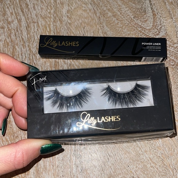 Lilly Lashes in Delara power liner - Picture 4 of 5